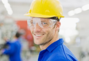 Как выбрать защитные очки для строительных работ